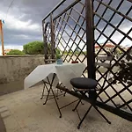 Attico con Jacuzzi, terrazzo e fibra